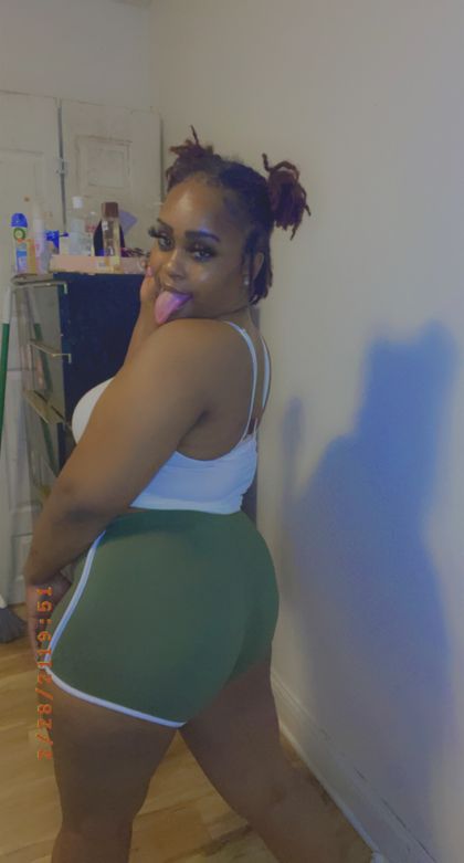 shana2pretty1 OnlyFans picture