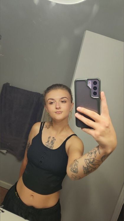 mythxcbxtch OnlyFans picture