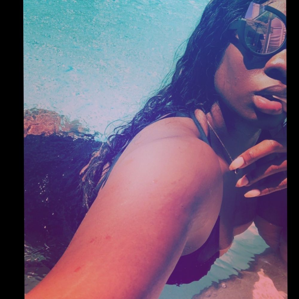 hintofnip OnlyFans profile picture