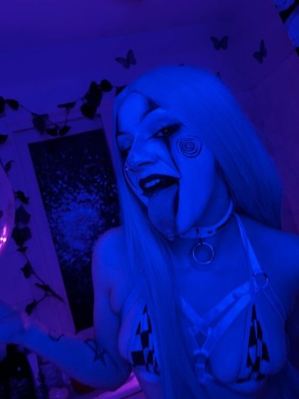 squ1rtlezmariee OnlyFans picture