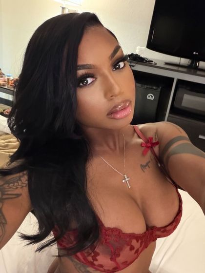 t__hollywood OnlyFans picture