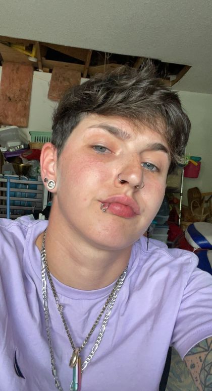 lezzbehonest69 OnlyFans picture