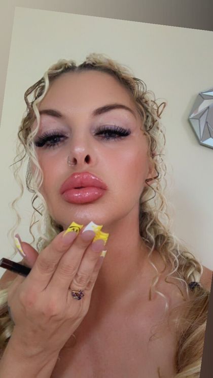 c__babe OnlyFans picture