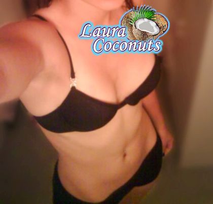 lauracoconuts OnlyFans picture