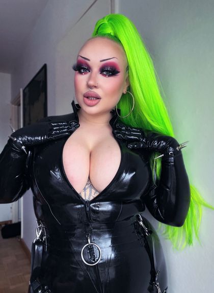 novathenerdfree OnlyFans picture