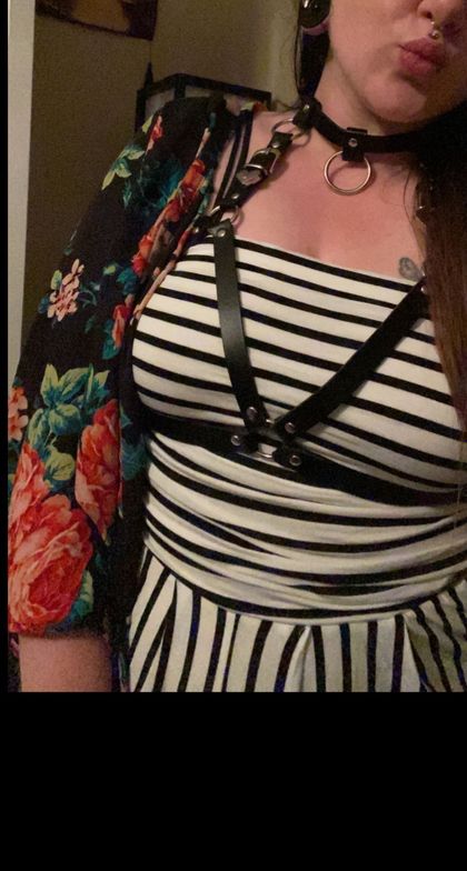 flushedcheeksnwateryeyes OnlyFans picture