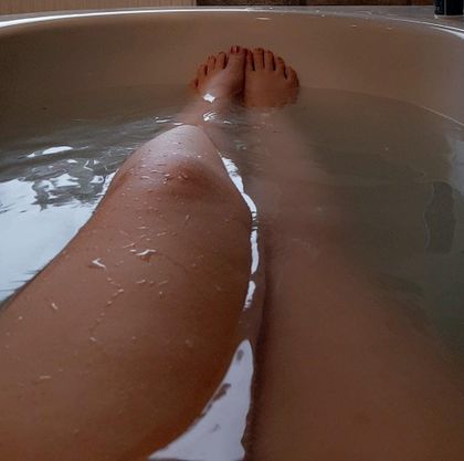 loveshowlaura OnlyFans picture