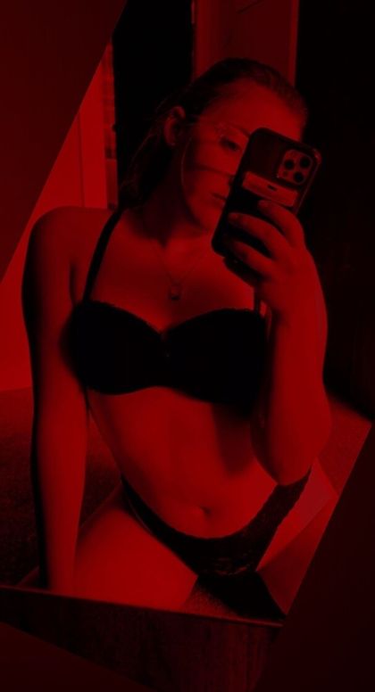 queenchloe012 OnlyFans picture