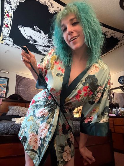 gasmaskedpinup OnlyFans picture