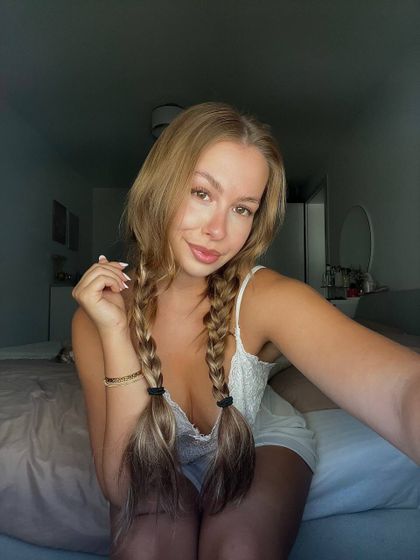 yourzoeyy OnlyFans picture