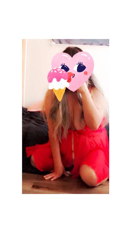 thehousewifecat OnlyFans picture