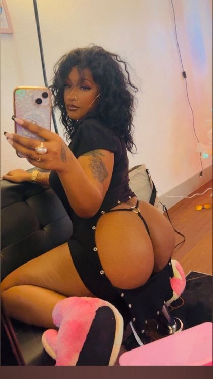 honeeybre OnlyFans picture