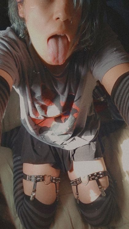 femboykneesocks OnlyFans picture