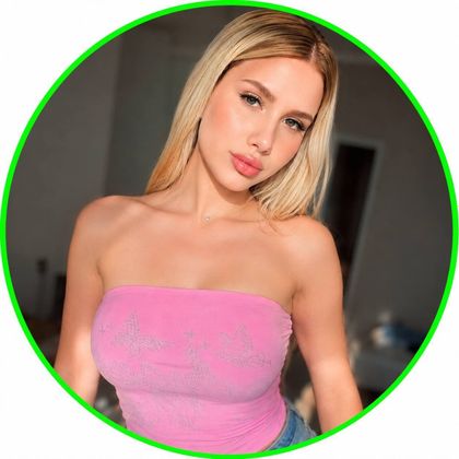 sweetcarolinats OnlyFans picture
