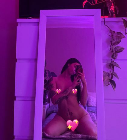 pillowprincesssarah OnlyFans picture