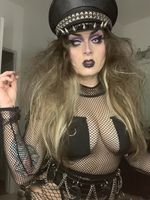 ellezworld_ OnlyFans - Free Trial - Photos - Socials | FansMetrics.com
