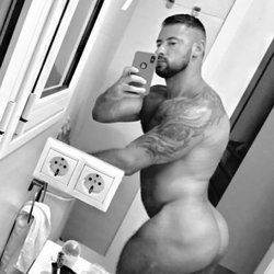 musclebeach32 OnlyFans picture