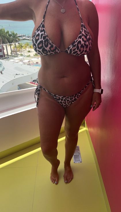 busteeandtan OnlyFans picture