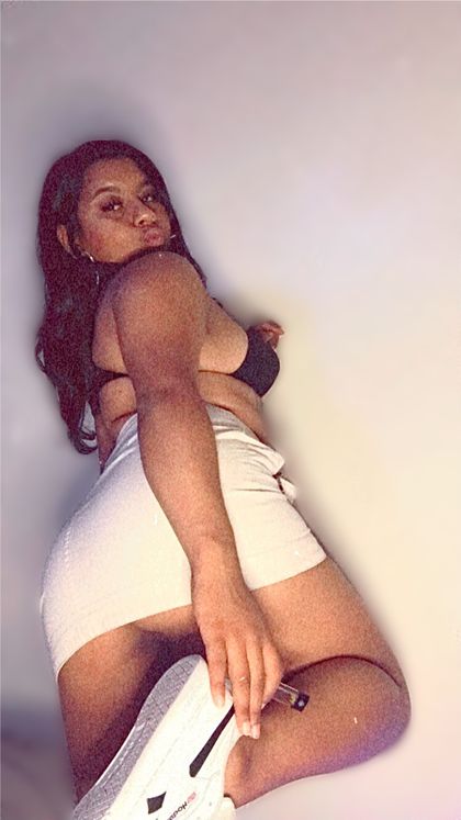 devineileen OnlyFans picture