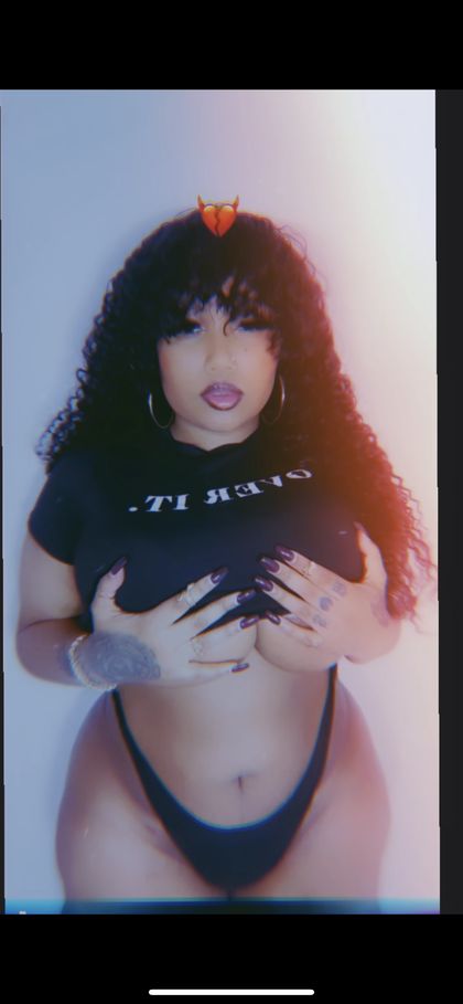 ashleyahmari OnlyFans picture