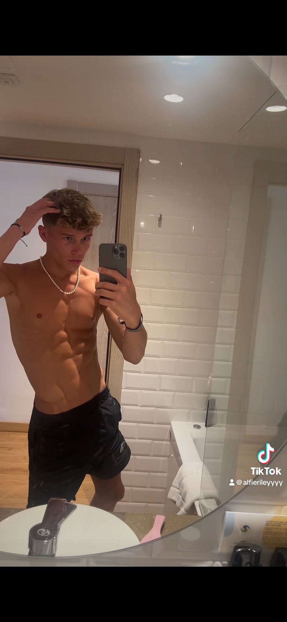blondestud69.free OnlyFans profile picture