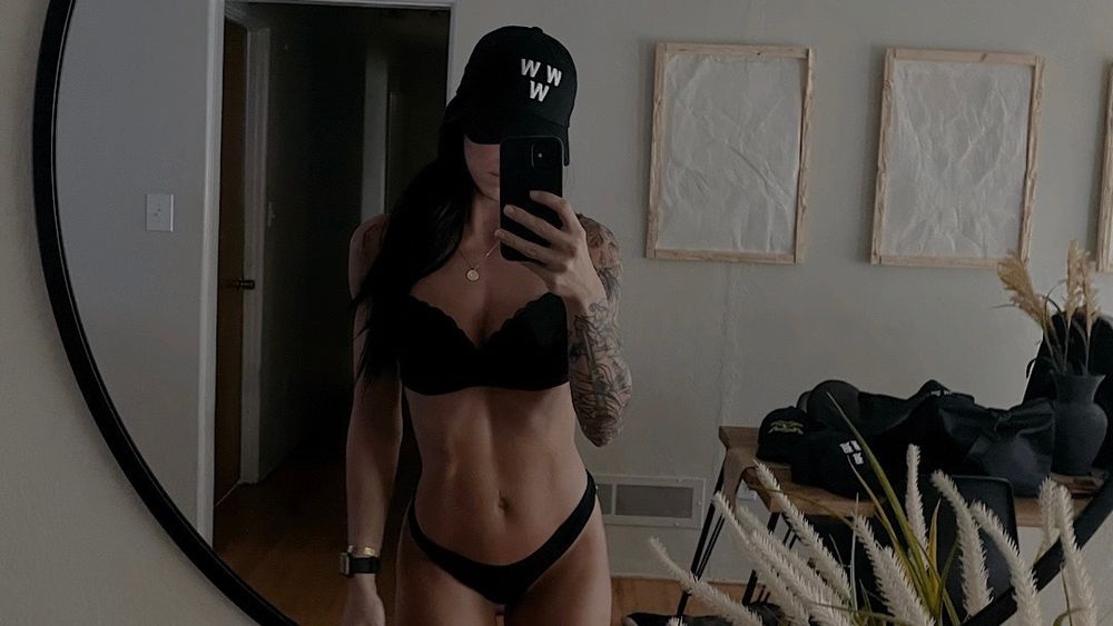 notmom OnlyFans profile picture