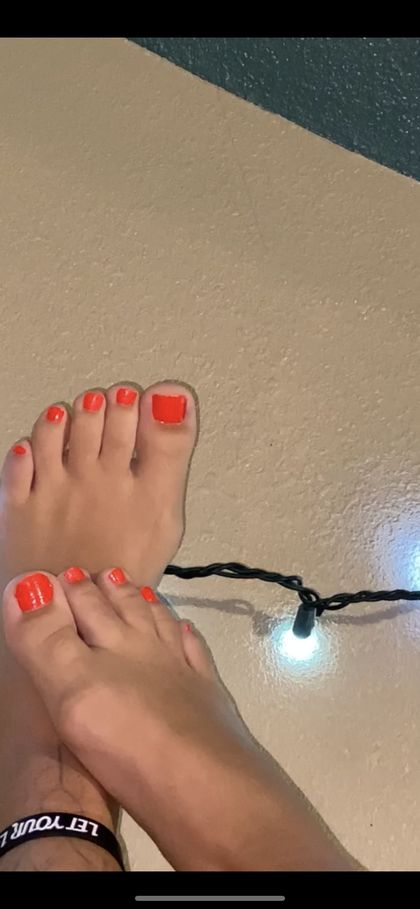 lookatdemtoes OnlyFans picture