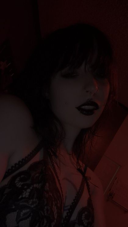 v4mpybloodwh0re OnlyFans picture