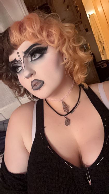 ezerahvelvet OnlyFans picture