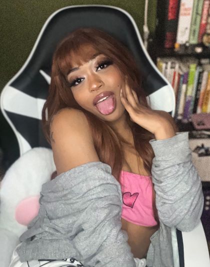 pexchy.cai OnlyFans picture