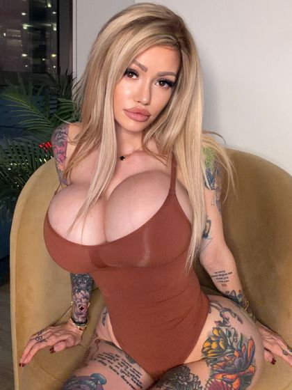 hotnweird OnlyFans picture
