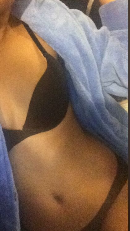 myrabanks98 OnlyFans picture