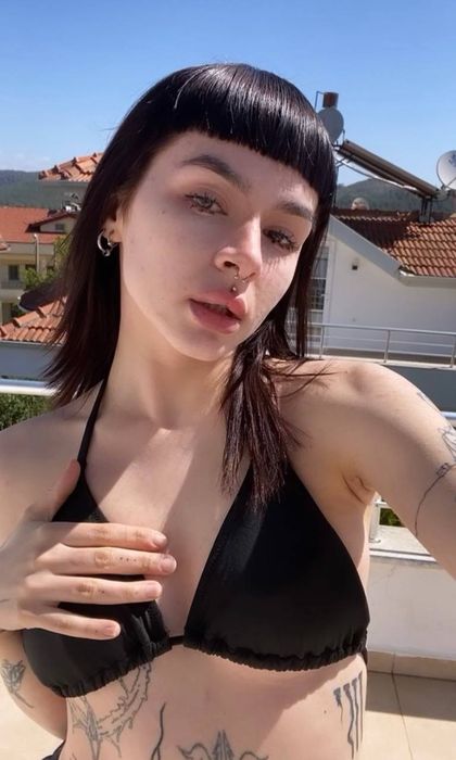 llazyllesya OnlyFans picture