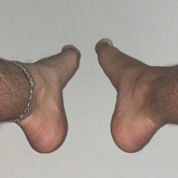 hisbarefeetdillon OnlyFans picture