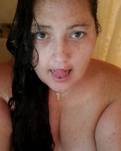 small-town.curvy-girl OnlyFans picture
