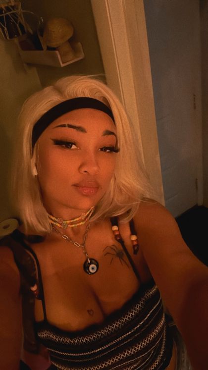 z0mbiebxtch OnlyFans picture