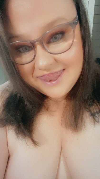 green-eyedthickness OnlyFans picture
