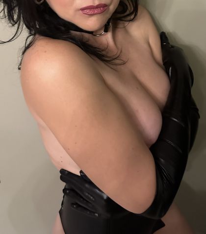 vivianne-by-night OnlyFans picture