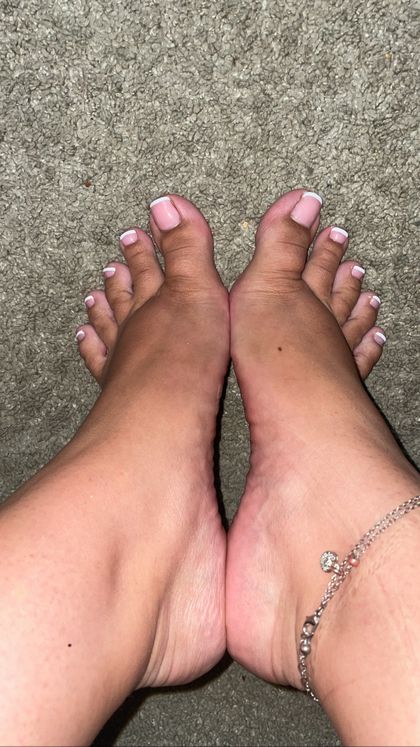 titssandtoeess OnlyFans picture