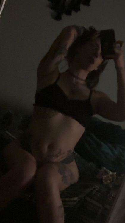 reineluna OnlyFans picture
