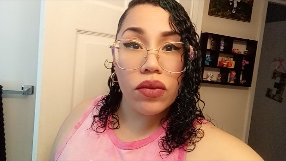shesasmokinggun OnlyFans profile picture