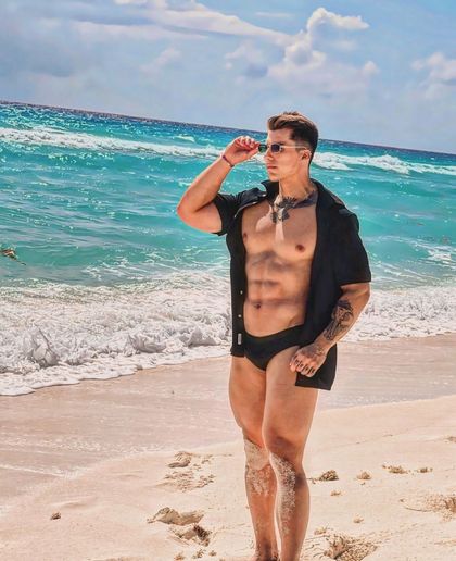 ezeolivares OnlyFans picture