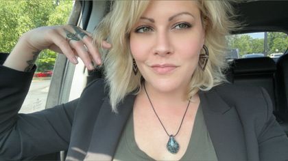 marlaswinger OnlyFans picture