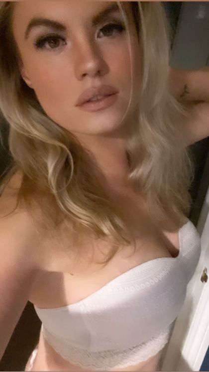 hotwifeandherdom OnlyFans picture