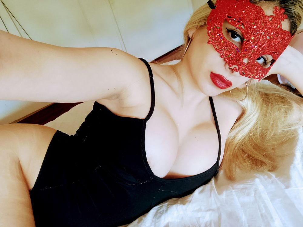 miapons OnlyFans profile picture
