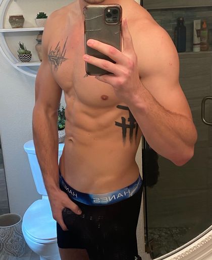tall-and-naughty OnlyFans picture