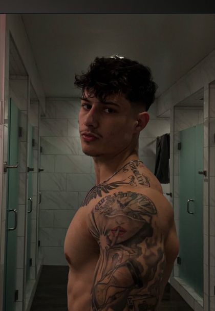 wavvyitalian OnlyFans picture