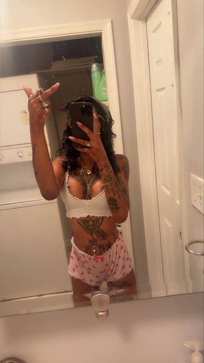 hrshykissnipplz OnlyFans picture