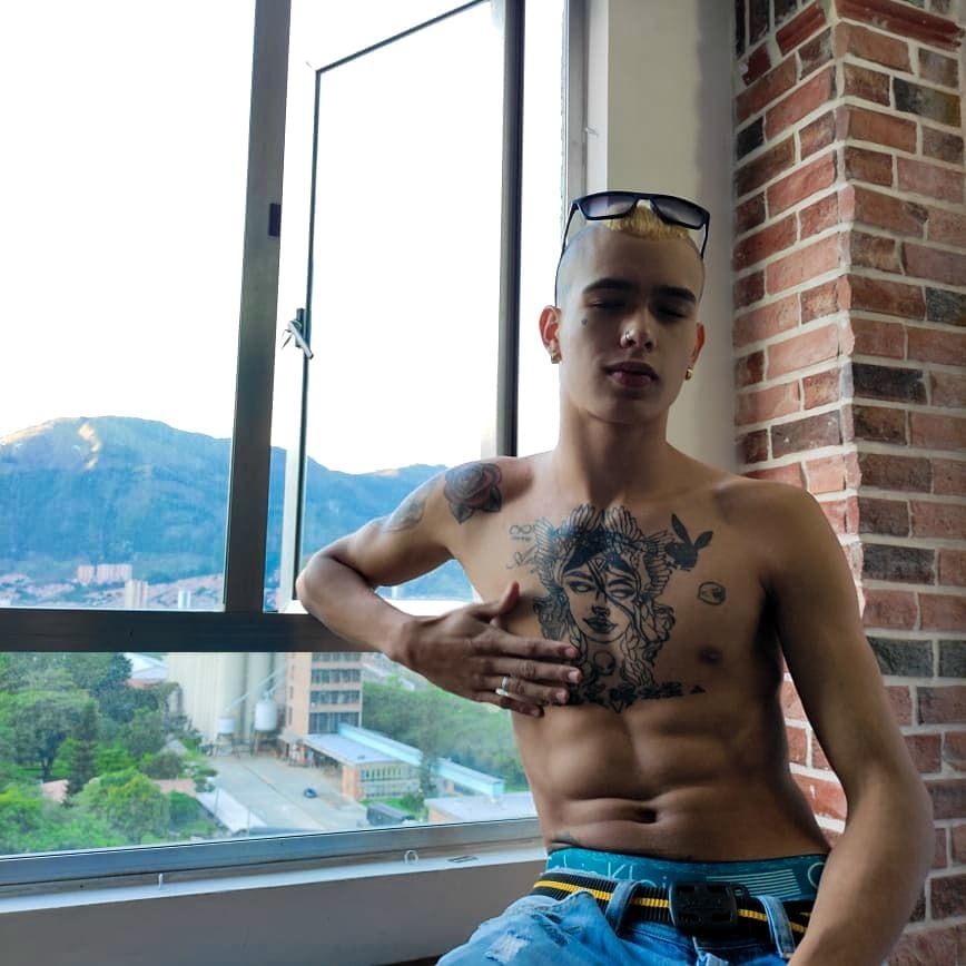 alejandro4cam OnlyFans profile picture