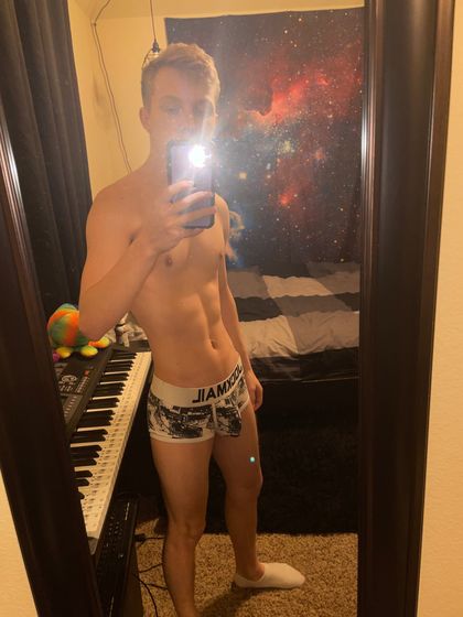 lowkey_logan OnlyFans picture